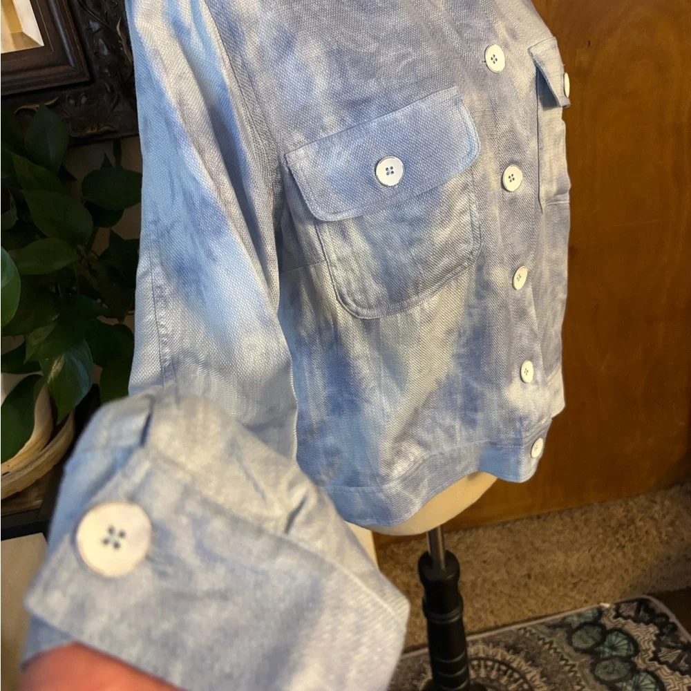 Button up jacket 
Women’s size Large. - Picture 2 of 10